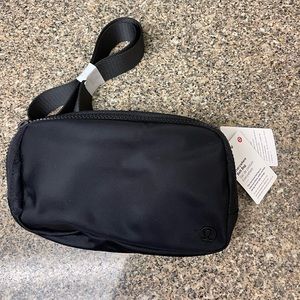 Lulu lemon belt bag
